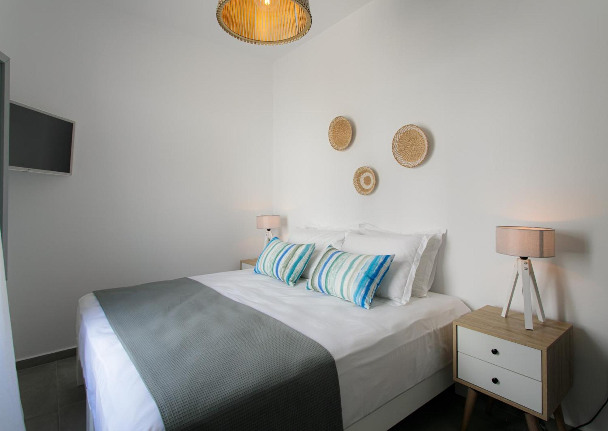 Seanfinity Beachfront Suites Mikri Vigla Habitación foto
