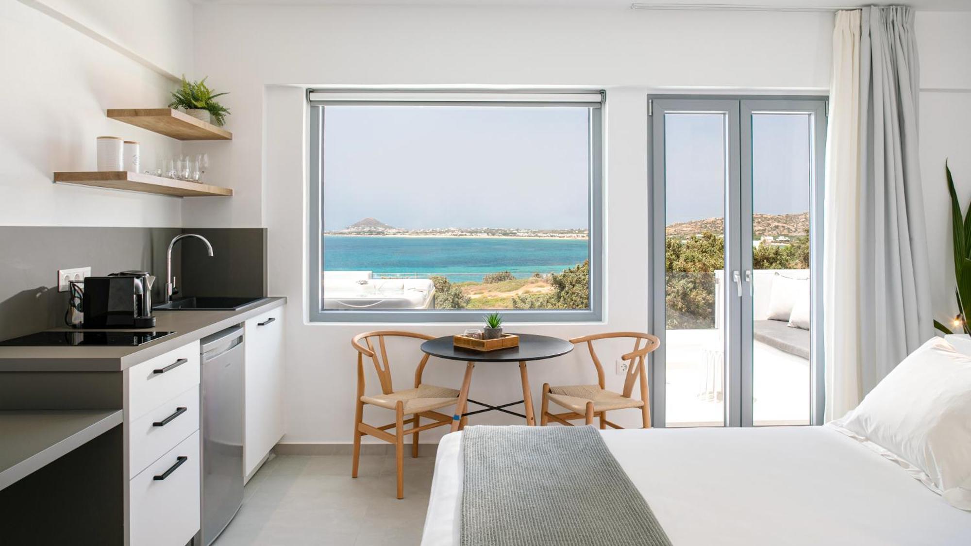 Seanfinity Beachfront Suites Mikri Vigla Exterior foto