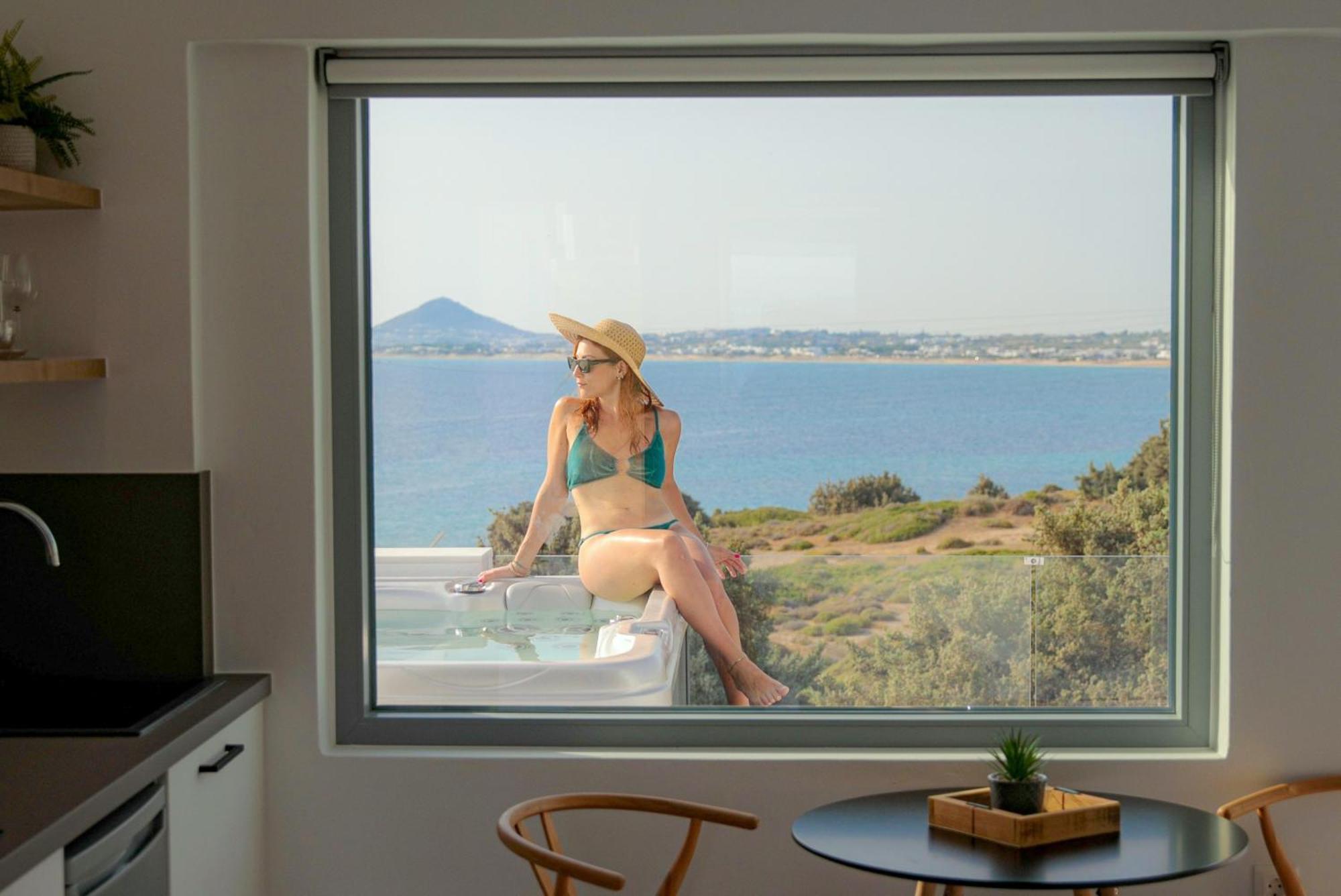 Seanfinity Beachfront Suites Mikri Vigla Exterior foto